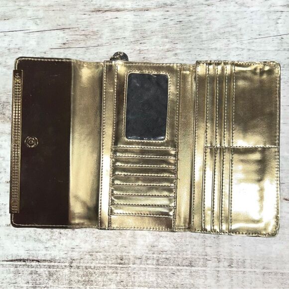 Steven Madden Floral Logobar Triofold Womens Wallet - Picture 2 of 4